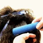 髪のうねりは遺伝だけじゃない！うねり髪の原因と改善方法